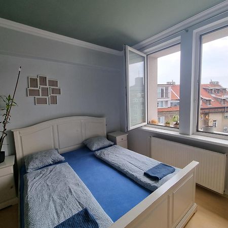 Big 4 Room Huge Apartment Братислава Екстериор снимка