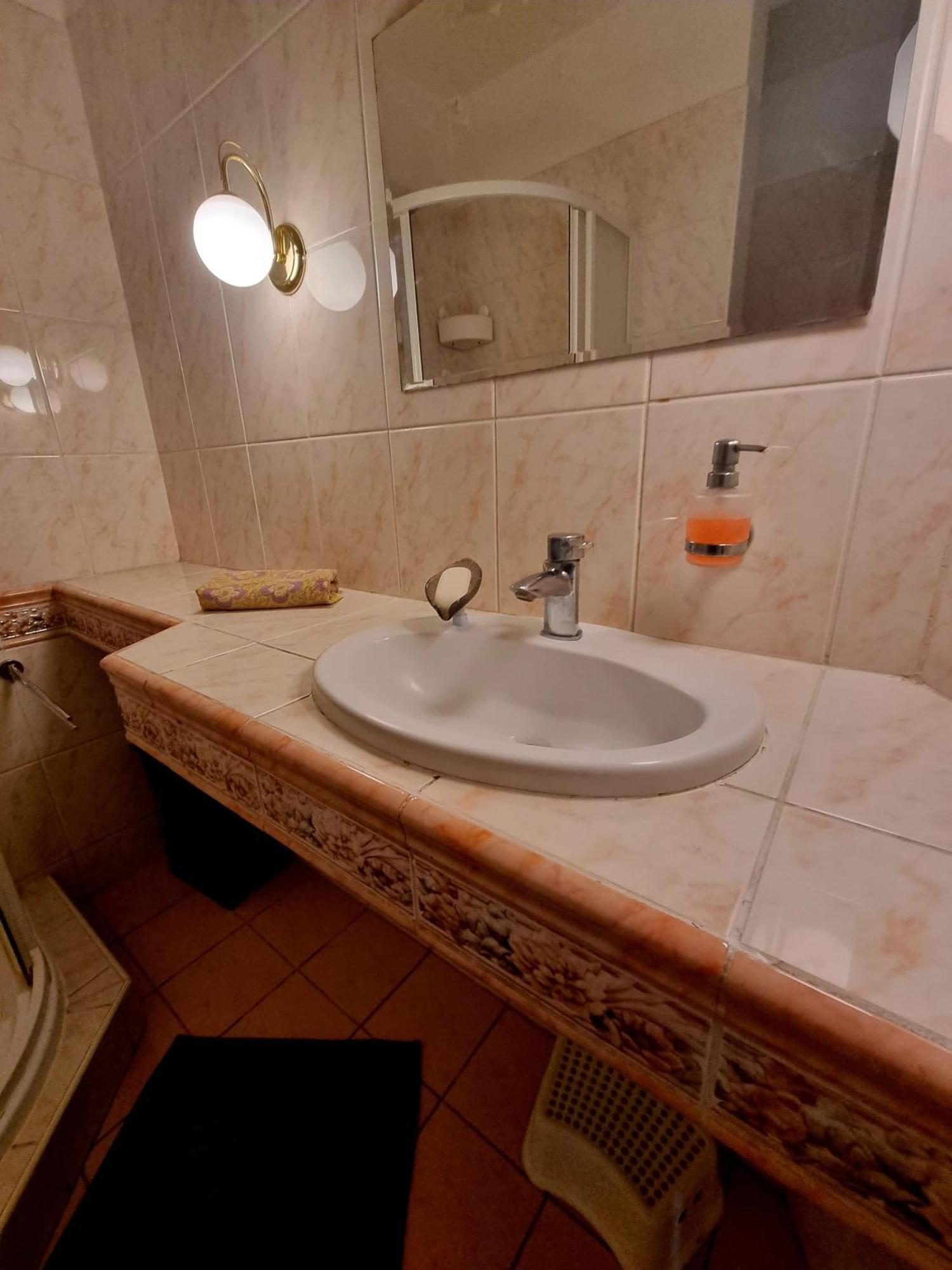 Big 4 Room Huge Apartment Братислава Екстериор снимка